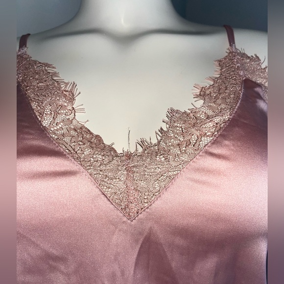 NA-KD Dusty Pink Plain Lace Singlet Spaghetti Strap Top - Picture 5 of 6